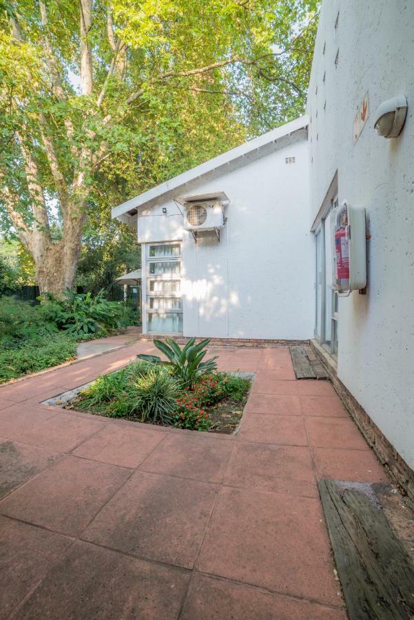 Garden Place Guest Houses Johannesburg Exterior photo
